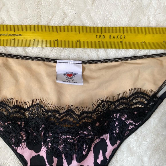 Bikini lovers. Print bikini bottoms. OS - Picture 2 of 3